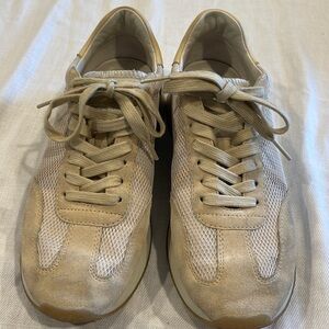 Vince O’Hara Sneakers Size 9, EUC. Suede trim. Pictures don’t do it justice